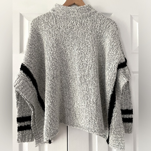 Beacan Cove Poncho Sweater Size S - Picture 7 of 7